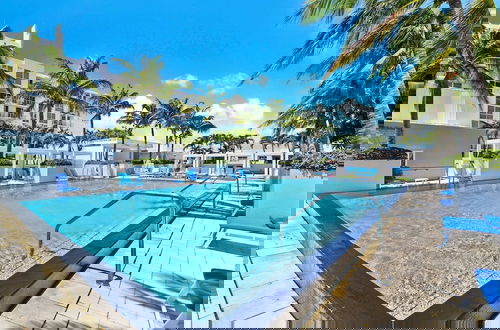 Foto 27 - 5-star Condo at The W Residences 1BR by Oneluxstay