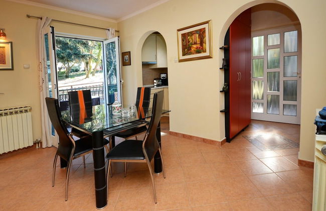 Graceful Apartment in Nature - Photo 11