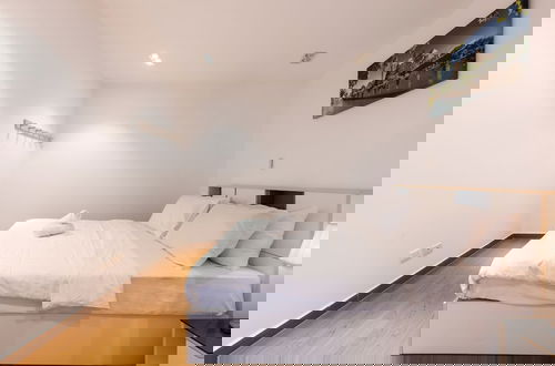 Foto 5 - Bellavita Residence City Center by Soben