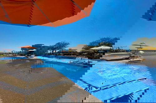 Foto 61 - Tranquil Tides Oceanfront Family Oasis