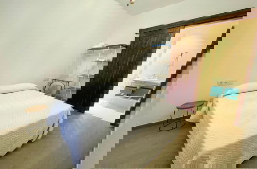 Photo 9 - Los Angeles With 3 Bedrooms and 3 Bathrooms