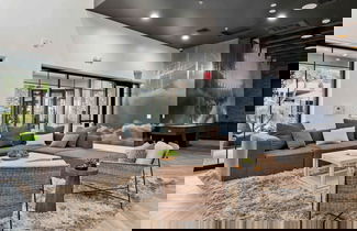 Photo 2 - The Laurel Apartments in Chandler