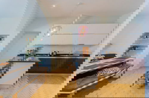 Foto 57 - Lakeview Apartments by Rent All Como