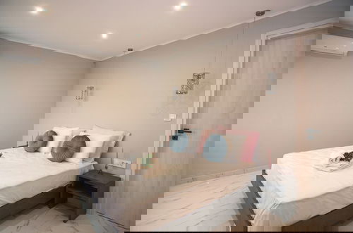 Foto 9 - Gigi Star Luxury ApartVilla with Pool, Sea View