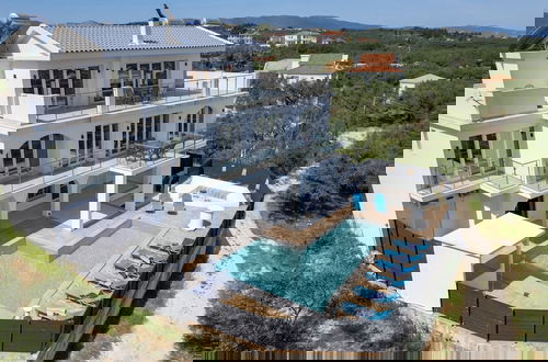 Foto 61 - Gigi Star Luxury ApartVilla with Pool, Sea View