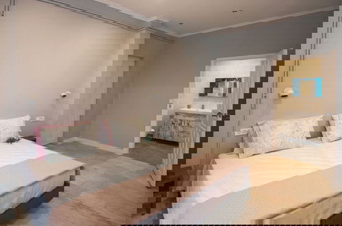 Foto 5 - Gigi Star Luxury ApartVilla with Pool, Sea View