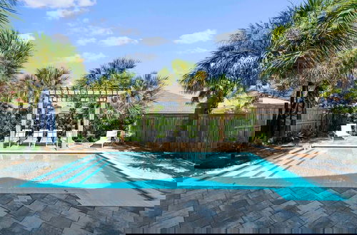 Foto 12 - Miramar Dream House Fully Stocked Home w Pool Hot Tub Near Beach