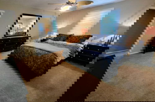 Foto 17 - Double Diamond Lodge by Avantstay Group Escape w Firepit Patio Activities