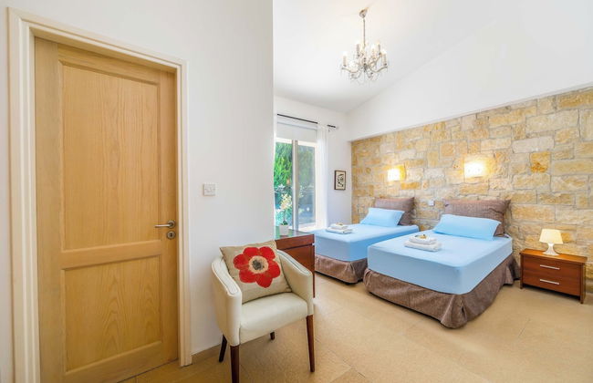 Villa Zoey - Photo 9