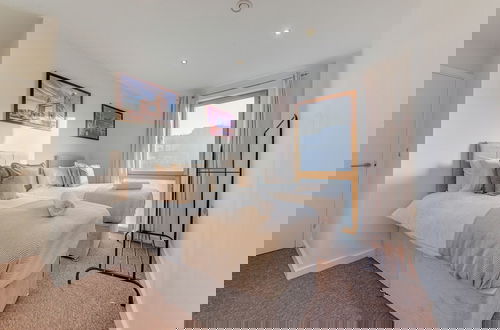 Foto 6 - Elegant Shire House Apartment