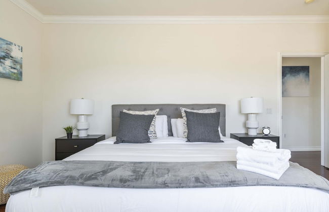 Chic & Cozy Home - Perfect Southern California Getaway - Photo 13