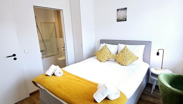 Foto 1 - Spacious 3 bedroom large terrace&parking