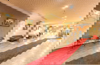 Photo 2 - World hospitality