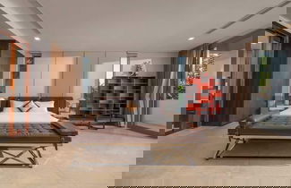 Foto 2 - 8BR Beachfront Eden: Luxury Events & Getaways