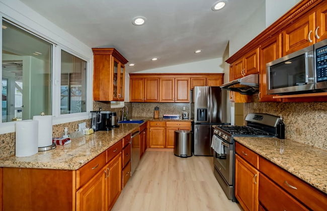 Modern Luxury in San Gabriel Valley Retreat - Foto 13
