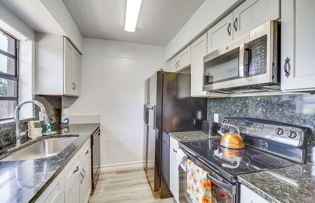 Family-friendly 4BR Home: Full Kitchen, Near Beach - Foto 9