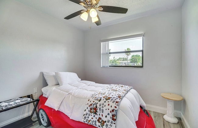 Family-friendly 4BR Home: Full Kitchen, Near Beach - Foto 21