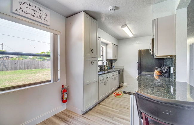 Family-friendly 4BR Home: Full Kitchen, Near Beach - Foto 24