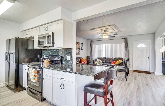 Family-friendly 4BR Home: Full Kitchen, Near Beach - Foto 14
