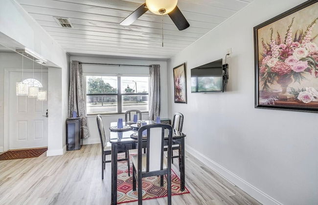 Family-friendly 4BR Home: Full Kitchen, Near Beach - Foto 6