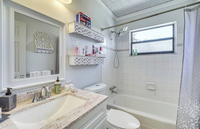Family-friendly 4BR Home: Full Kitchen, Near Beach - Foto 11