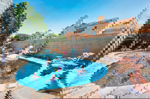 Photo 2 - Desert 6BR Pool BBQ Games Parking - S1