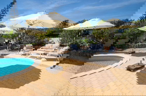 Photo 7 - Pomba Beautifully Renovated With Heated Pool