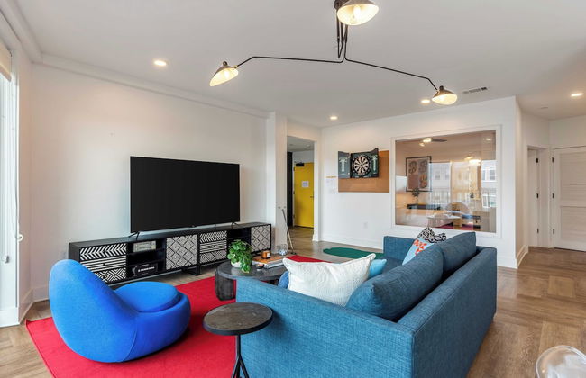 Dual Bachelor Pads w/ Rooftop Lounge & Games Sleeps 26 5 Min to Broadway - Foto 6