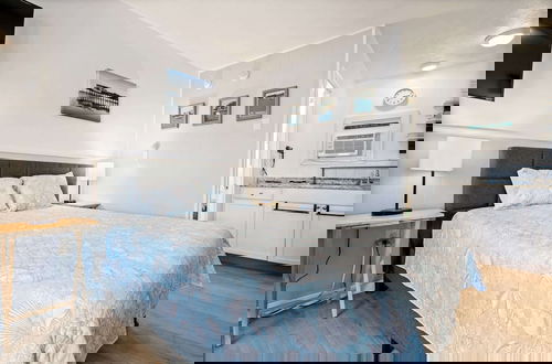 Photo 7 - The Seabreeze Studio for 4!