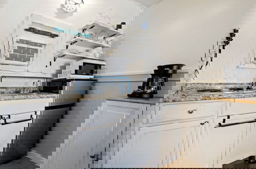 Photo 11 - The Seabreeze Studio for 4!