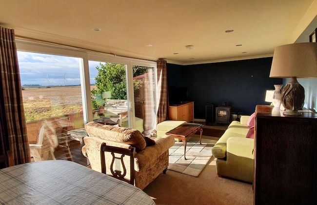 2 Bed Chalet Sleeps 5 - Pets, Parking, Sea Views - Foto 3