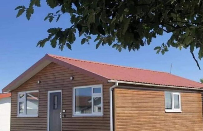 2 Bed Chalet Sleeps 5 - Pets, Parking, Sea Views - Foto 26