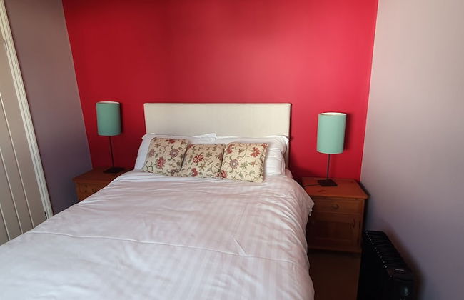 2 Bed Chalet Sleeps 5 - Pets, Parking, Sea Views - Foto 1