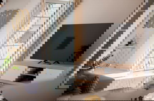 Foto 58 - The White Marble Luxury City Apt