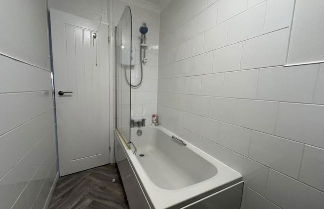 Seaside Haven Retreat - 2 Bedroom Apartment - Photo 10