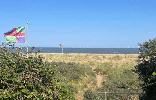 Seaside Haven Retreat - 2 Bedroom Apartment - Photo 12
