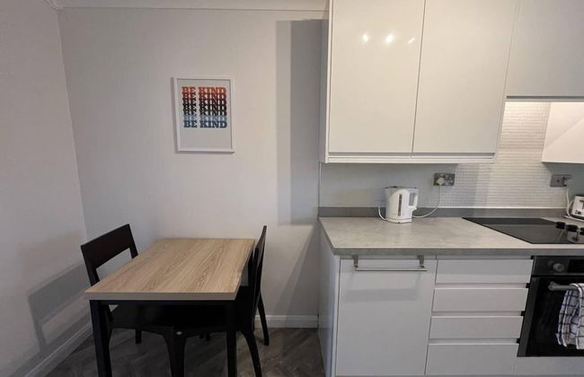 Seaside Haven Retreat - 2 Bedroom Apartment - Photo 6