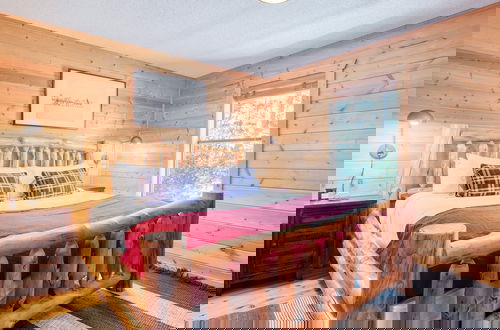 Foto 14 - Fontana by Avantstay Gorgeous Mountain Cabin w Views Hot Tub Game Room