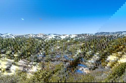 Foto 51 - Endless View Lodge by Avantstay Incredible Views Close To Bear Mountain Ski Resort w Hot Tub
