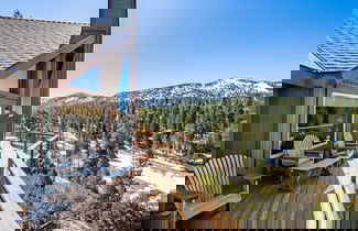 Foto 1 - Endless View Lodge by Avantstay Incredible Views Close To Bear Mountain Ski Resort w Hot Tub