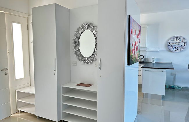 Poolside 2 Bedroom Vacation Rental With Garden Terrace - Foto 24
