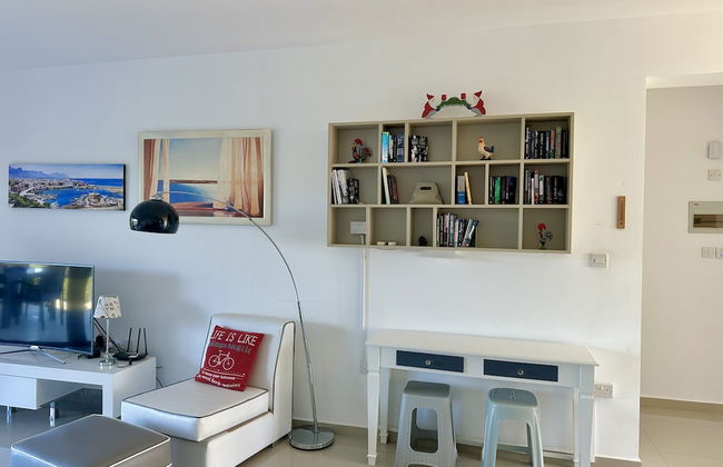 Poolside 2 Bedroom Vacation Rental With Garden Terrace - Foto 10