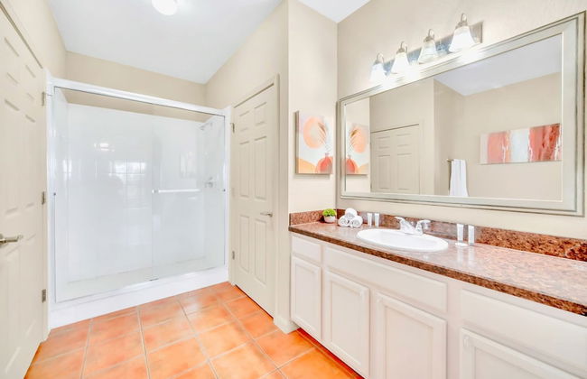 Upstay - Modern Condo w Pool Hot Tub and Sauna - Foto 17