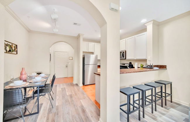 Upstay - Modern Condo w Pool Hot Tub and Sauna - Foto 11