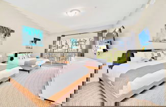 Foto 3 - Upstay - Modern Condo w Pool Hot Tub and Sauna
