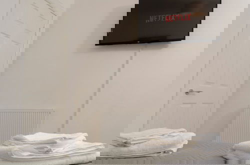 Foto 5 - 3-bedroom Apartment by Eden Project - Free Parking