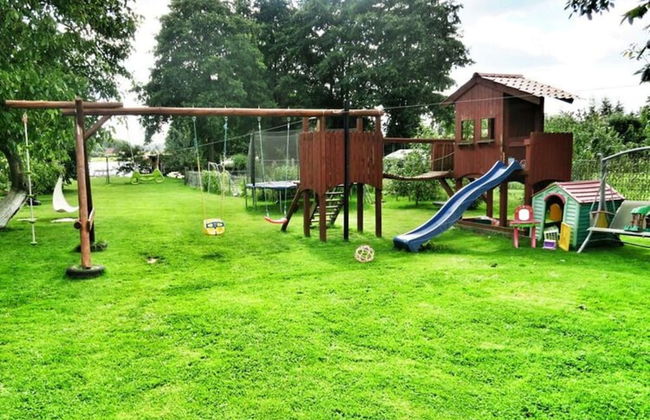 Cottage by Lake Ostrowieckie With Private Beach - Foto 12