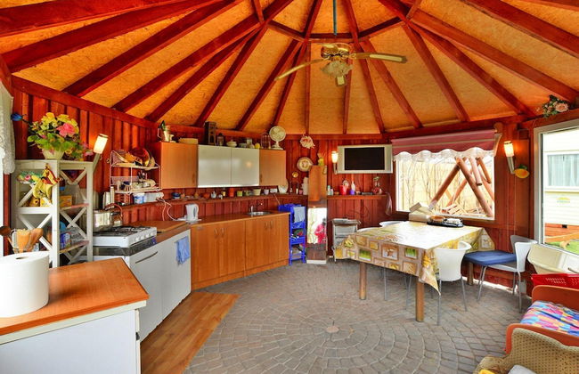 Cottage by Lake Ostrowieckie With Private Beach - Foto 16