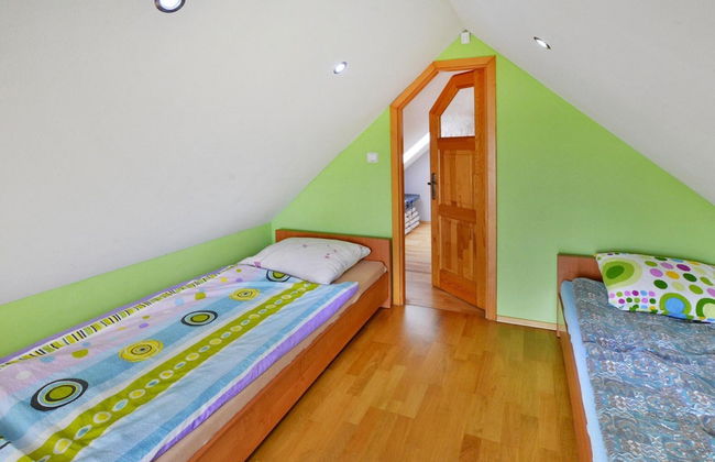 Cottage by Ostrowieckie Lake With Private Beach - Foto 2