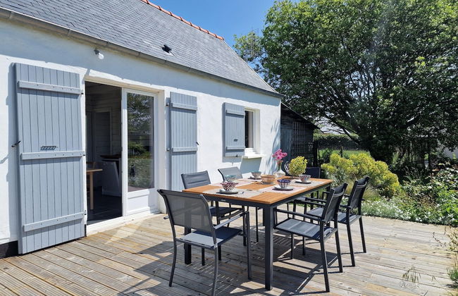 Comfortable Holiday Home on Large Garden Plot in Locquirec - Foto 1